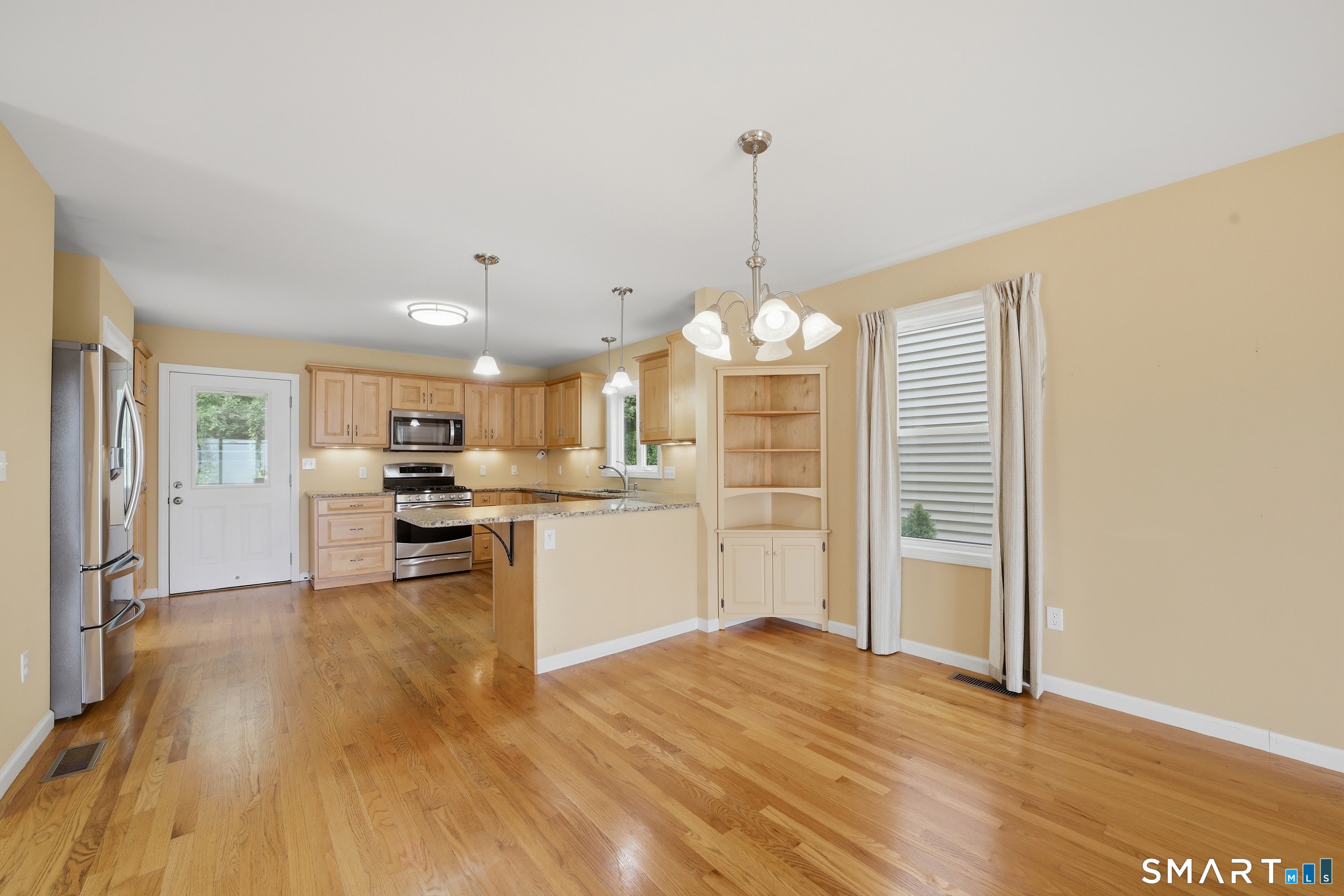 64 Hawthorne Street West Haven CT 06516