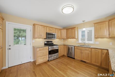 64 Hawthorne Street West Haven CT 06516