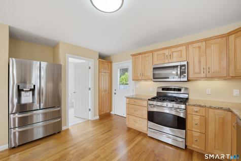 64 Hawthorne Street West Haven CT 06516
