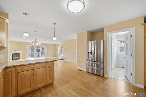 64 Hawthorne Street West Haven CT 06516