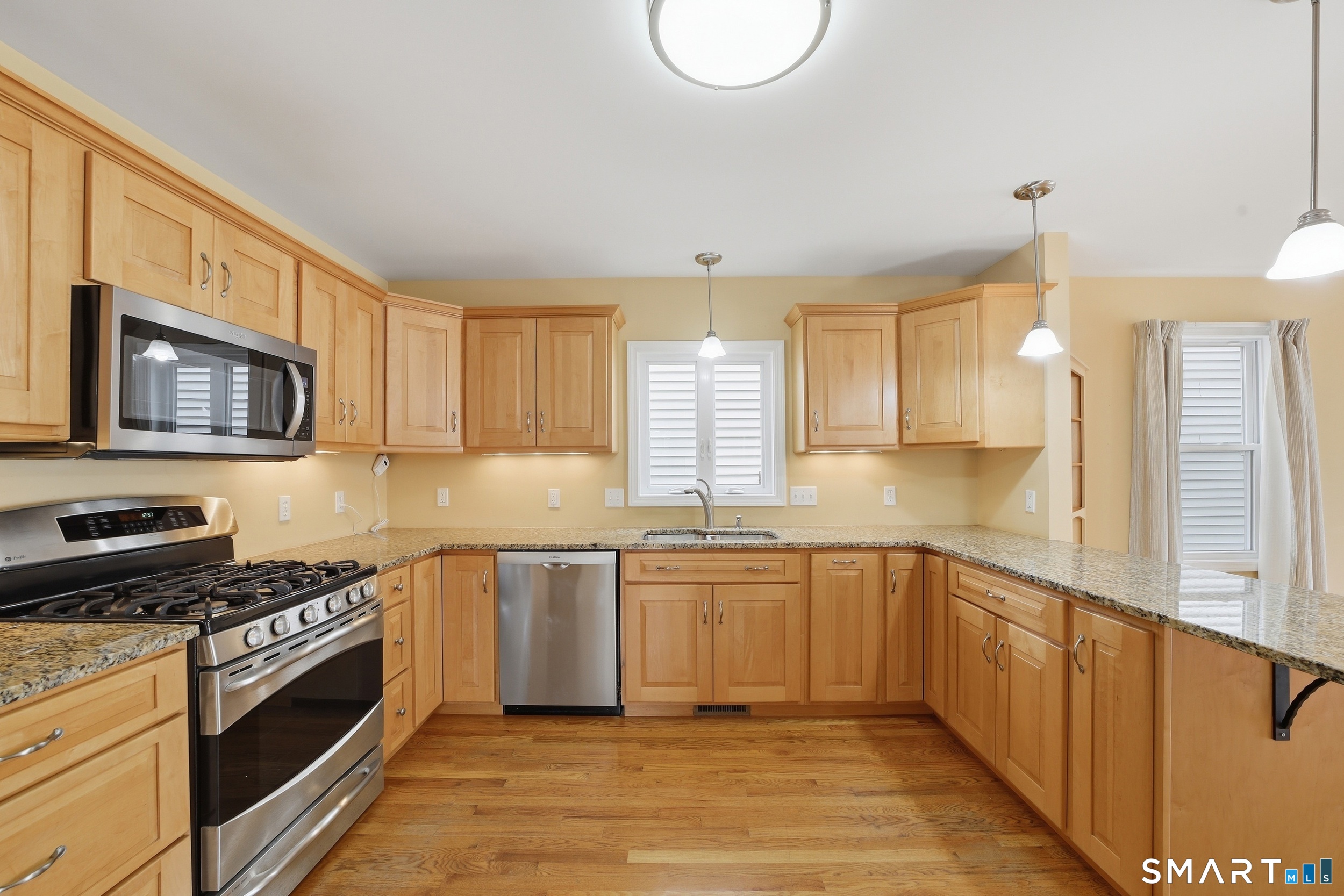 64 Hawthorne Street West Haven CT 06516