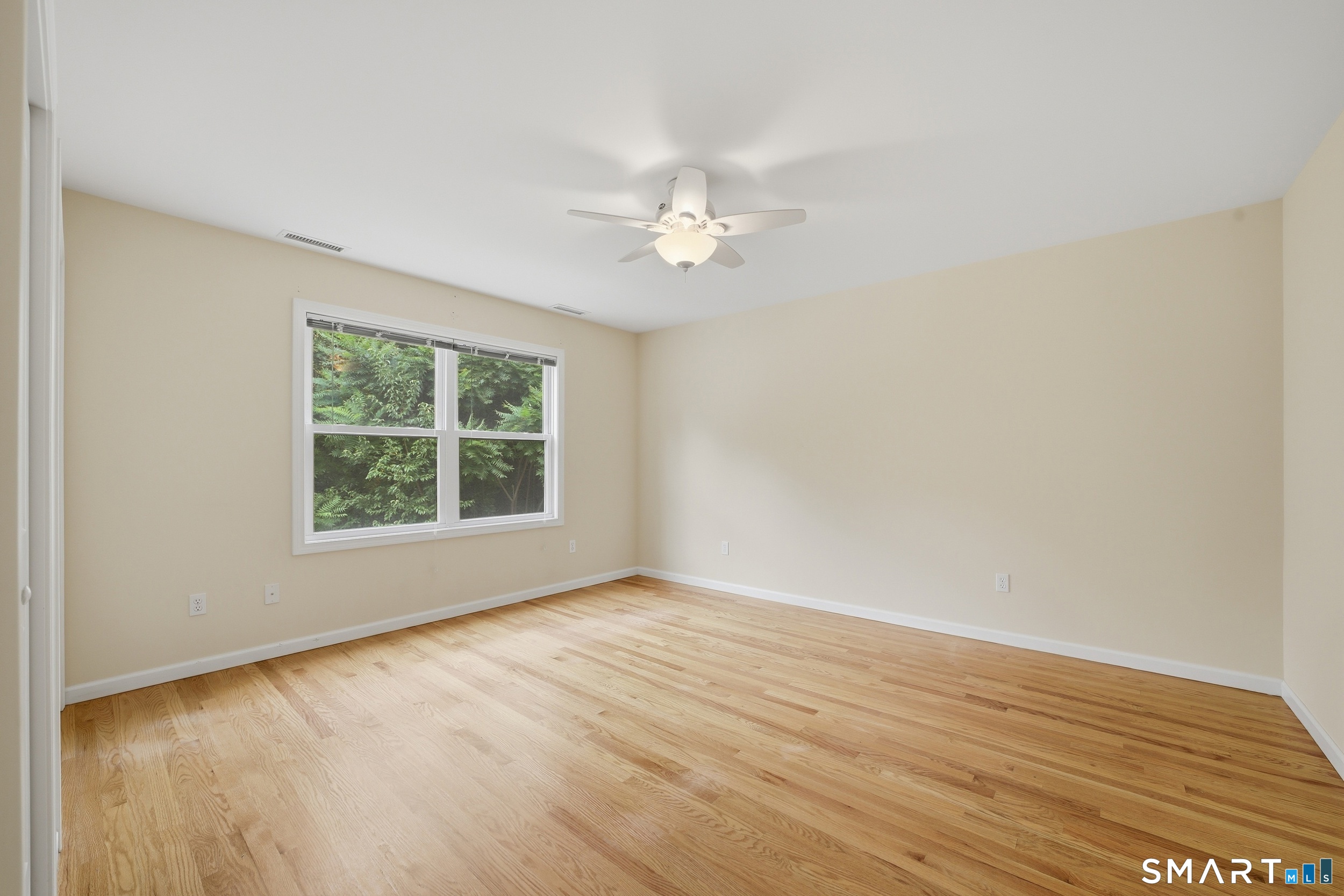 64 Hawthorne Street West Haven CT 06516