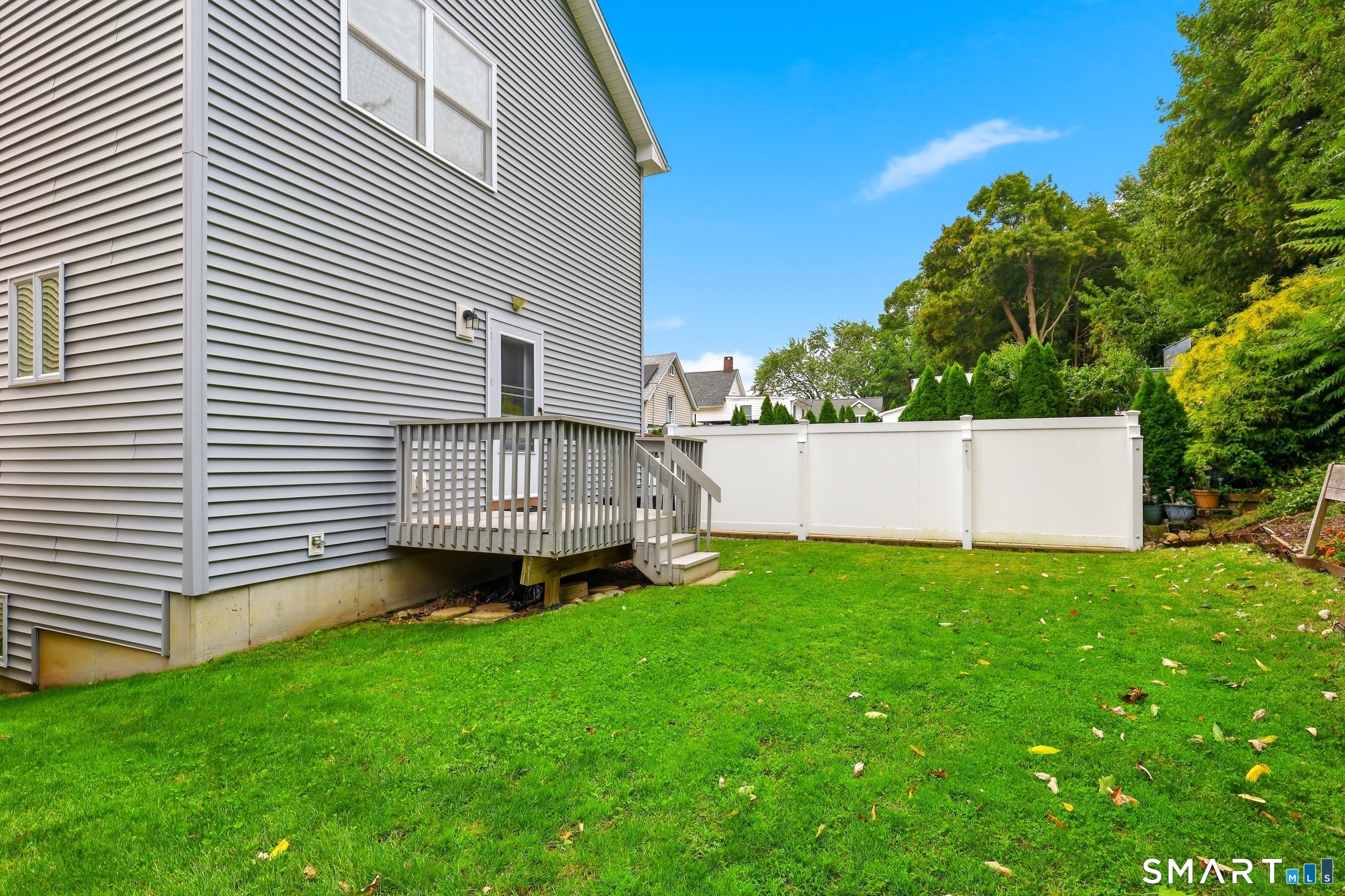 64 Hawthorne Street West Haven CT 06516