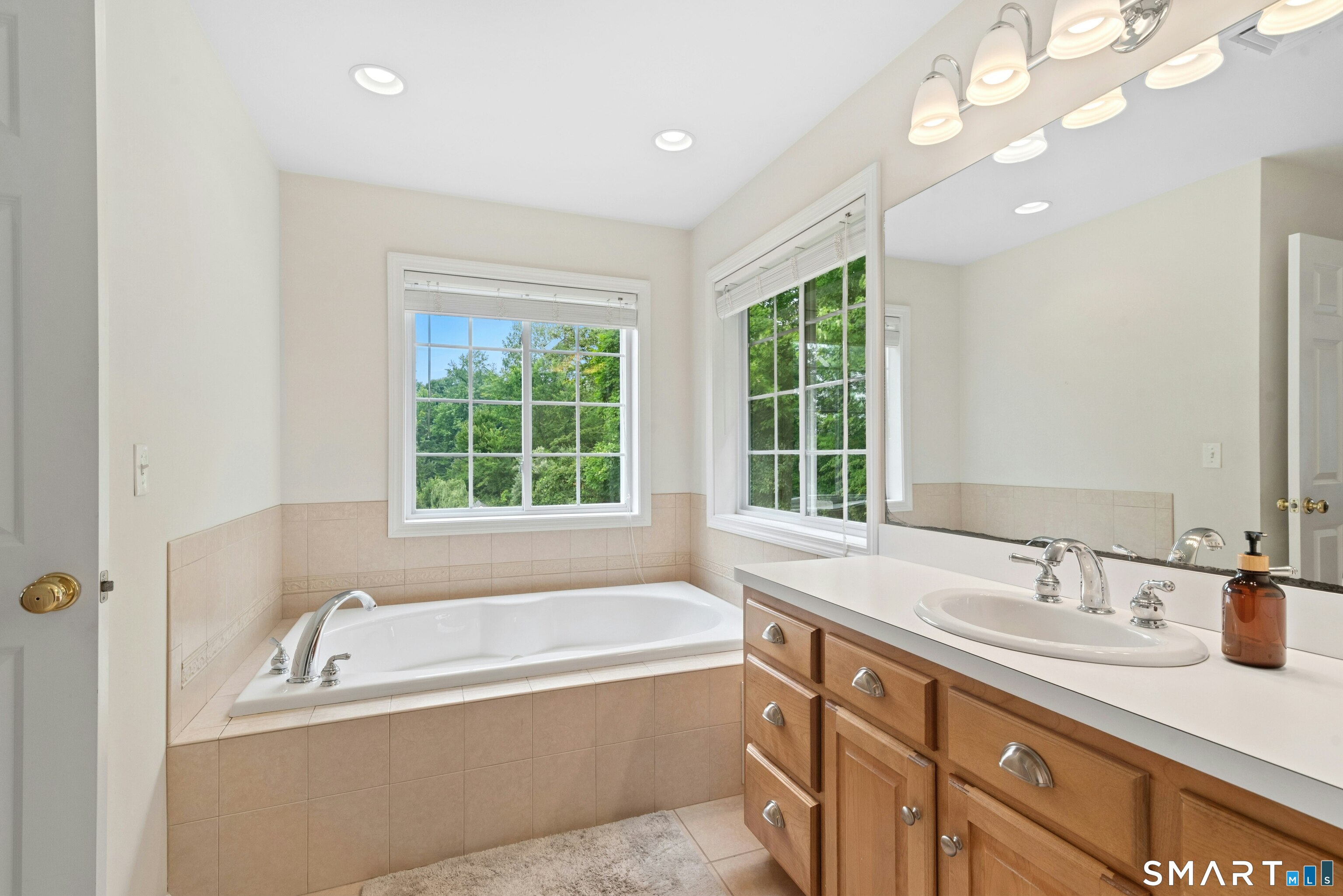 104 West Flat Hill Road Southbury CT 06488