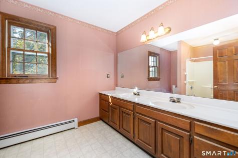 49 Strong Road South Windsor CT 06074