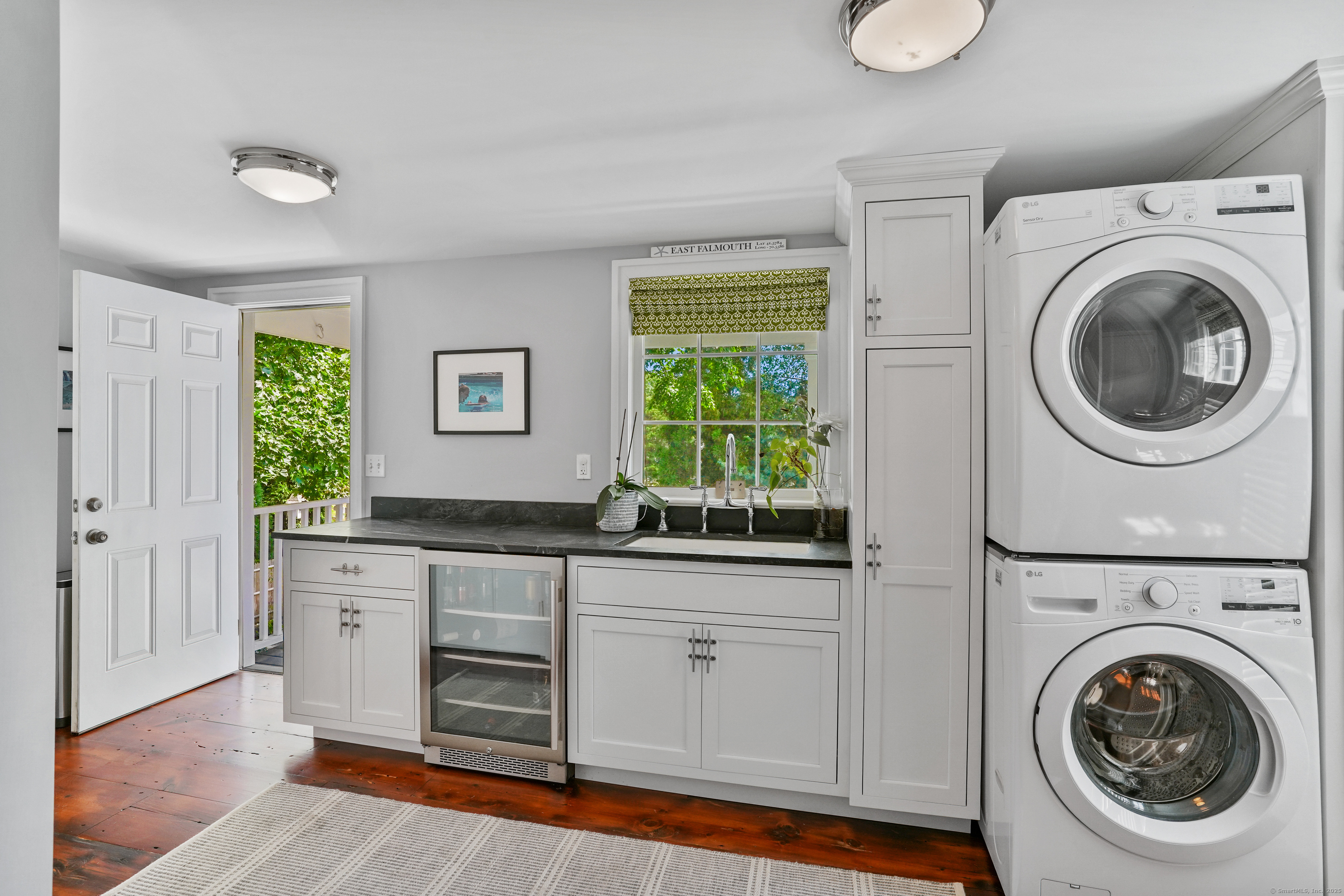 215 Old Post Road Fairfield CT 06824
