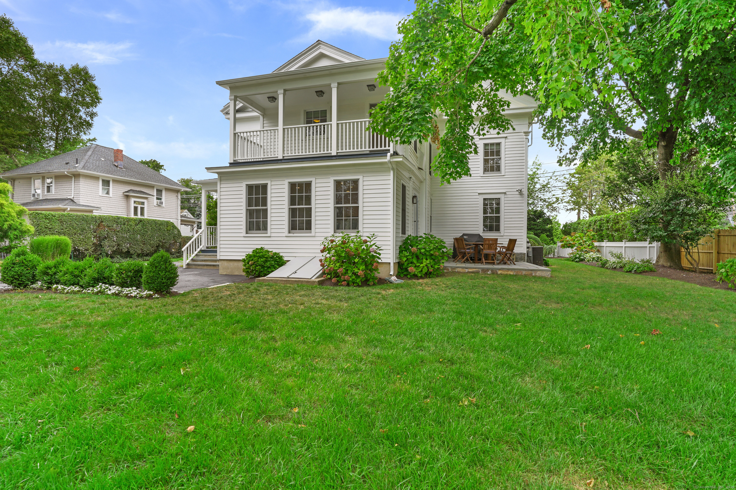 215 Old Post Road Fairfield CT 06824