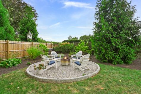 215 Old Post Road Fairfield CT 06824