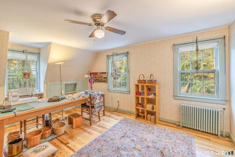 693 Middle Turnpike Mansfield CT 06268