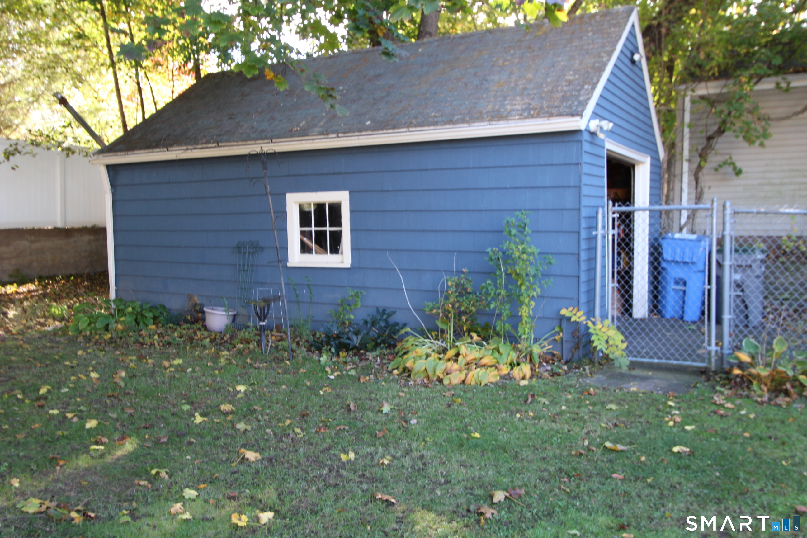 39 Ardmore Road Manchester CT 06040