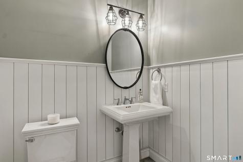10 Livingston Road Canton CT 06019