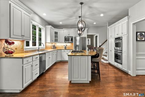 10 Livingston Road Canton CT 06019