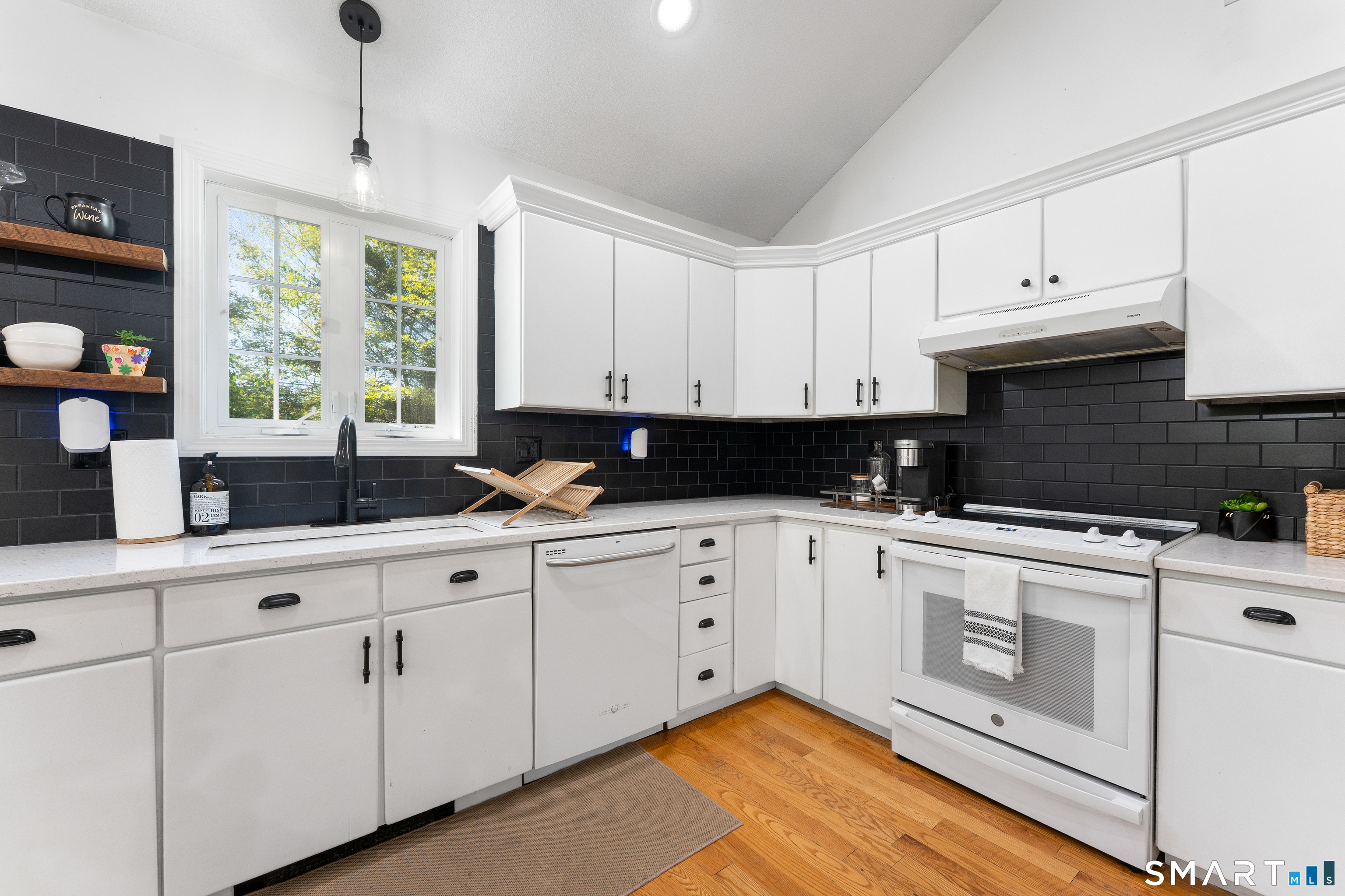 2050 Poquonock Avenue Windsor CT 06095