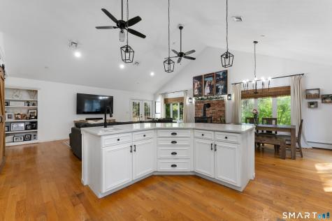 2050 Poquonock Avenue Windsor CT 06095