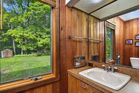 16 Pilfershire Road Eastford CT 06242