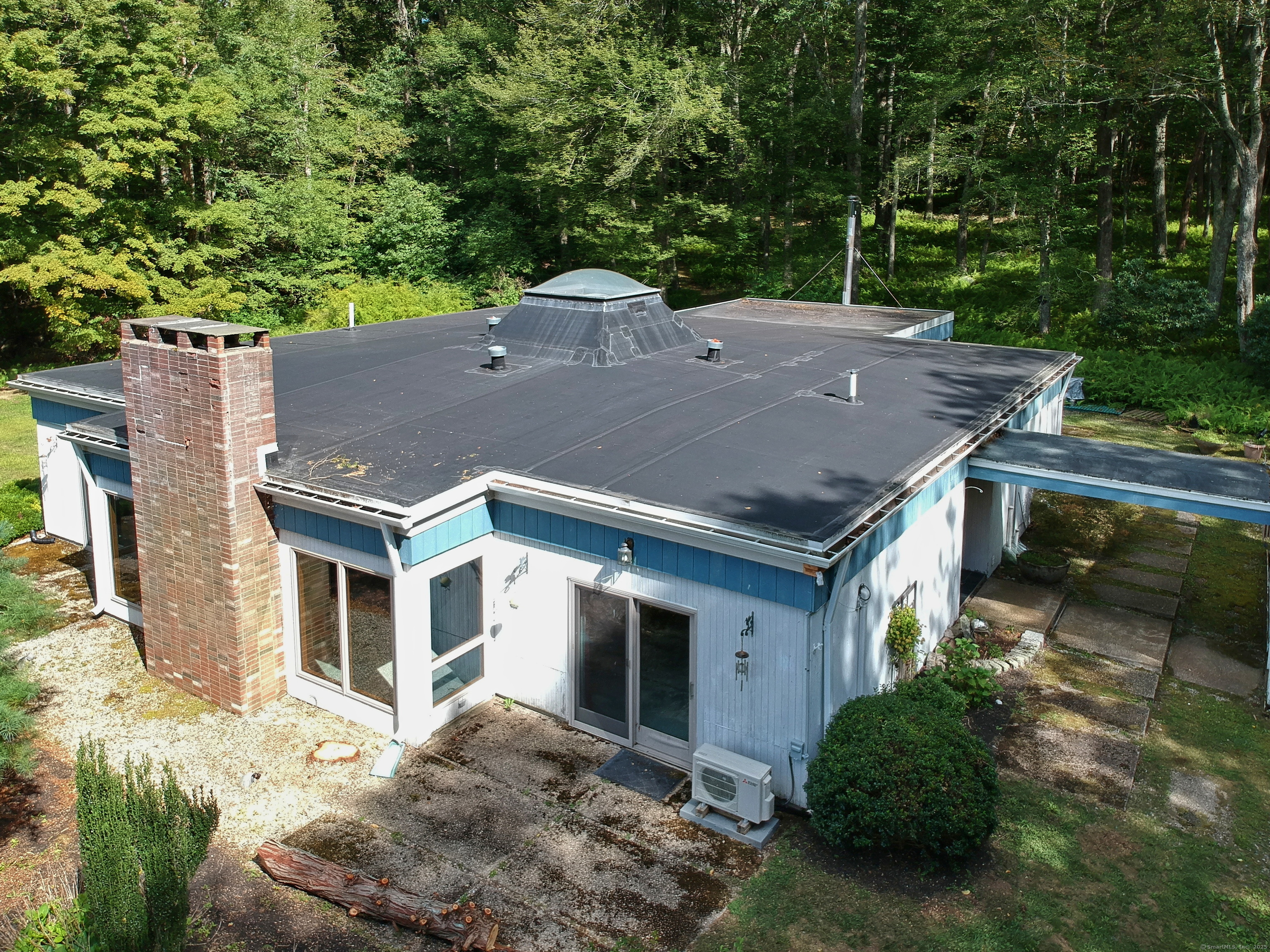 16 Pilfershire Road Eastford CT 06242