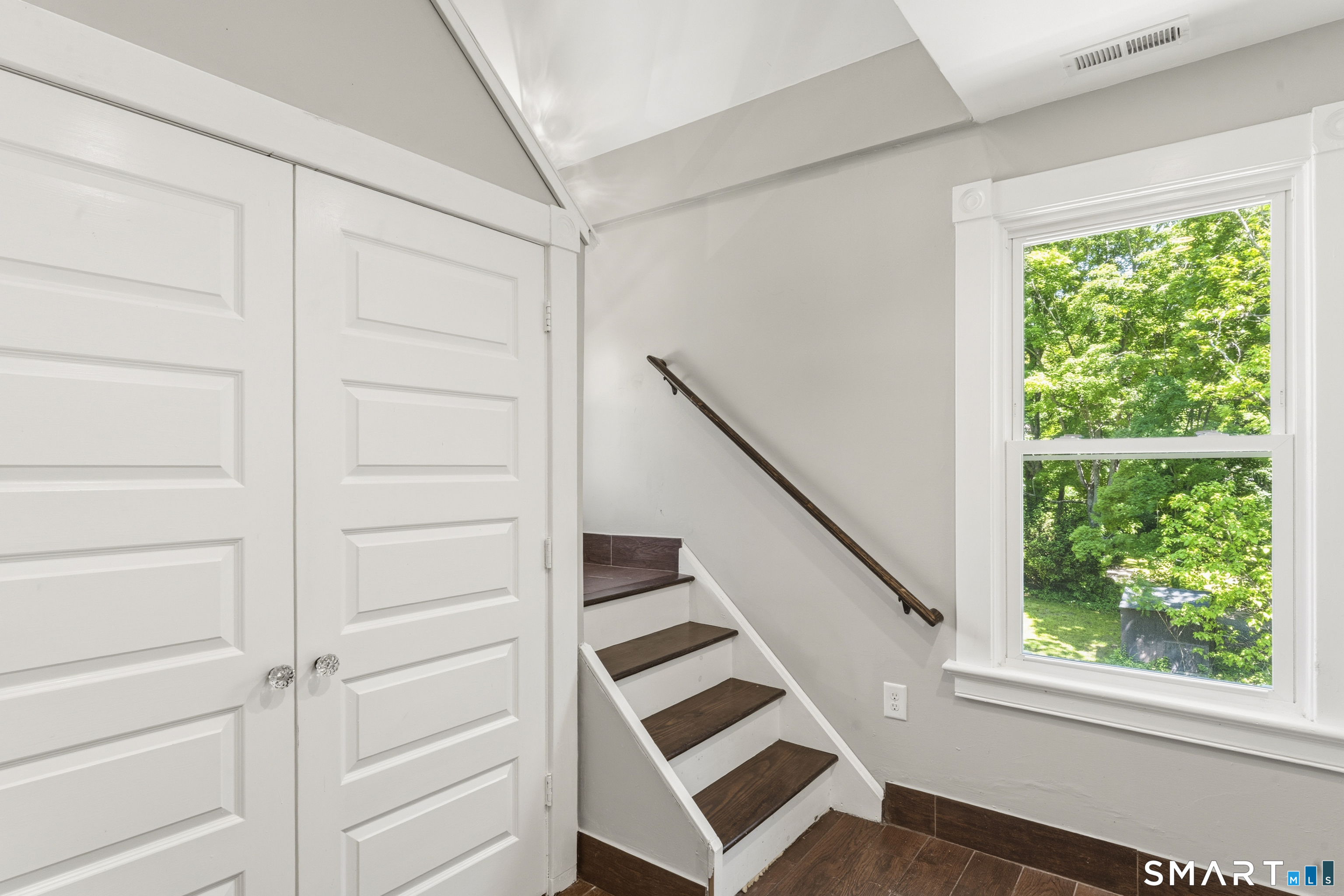 123 Pearl Street Seymour CT 06483