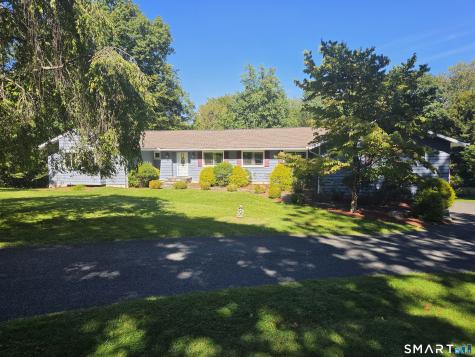8 Signal Hill Road Brookfield CT 06804