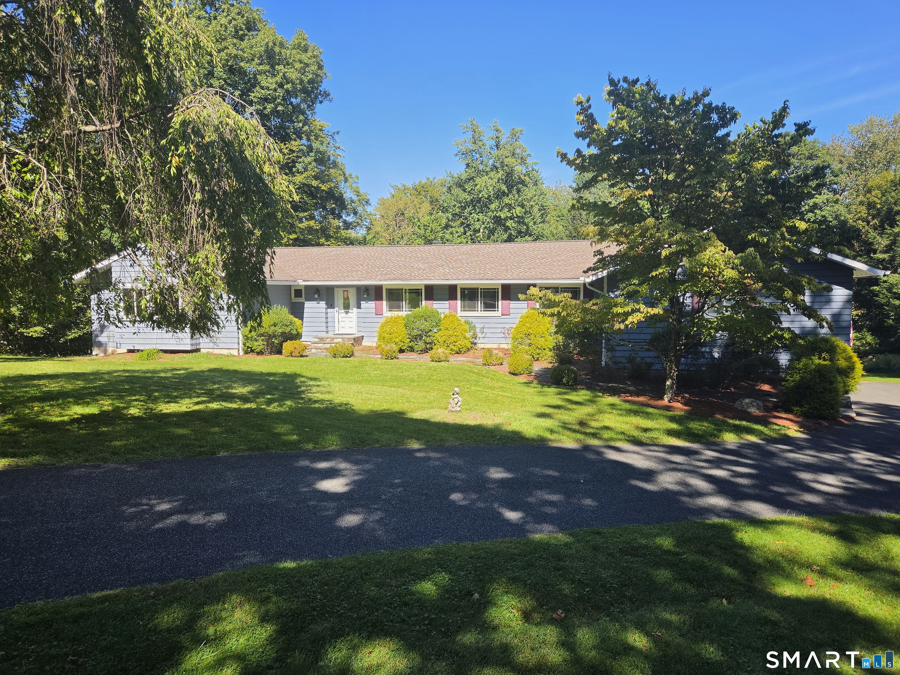 8 Signal Hill Road Brookfield CT 06804