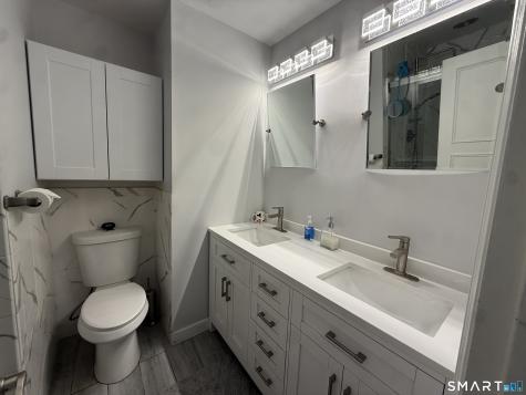 8 Signal Hill Road Brookfield CT 06804