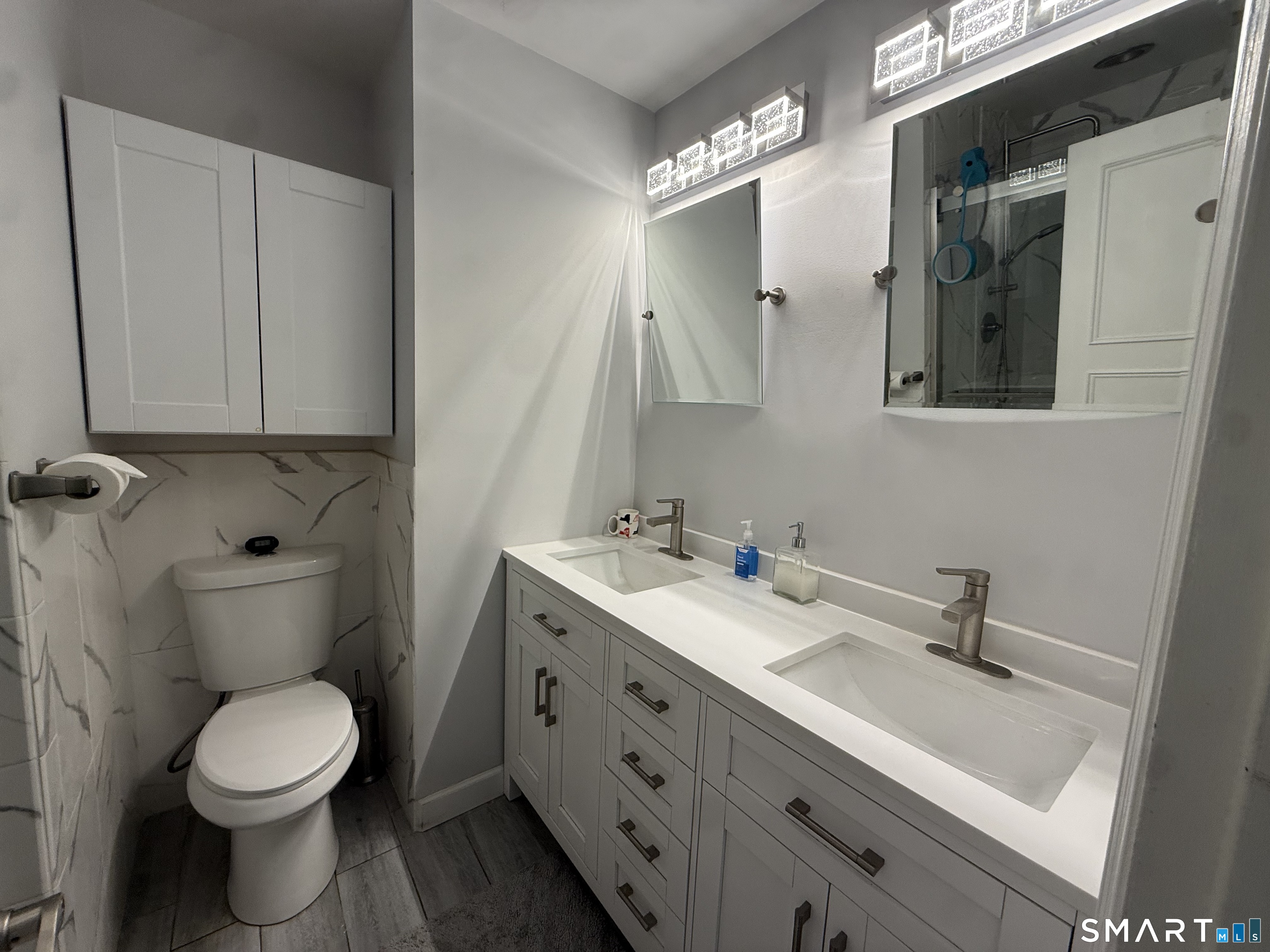 8 Signal Hill Road Brookfield CT 06804
