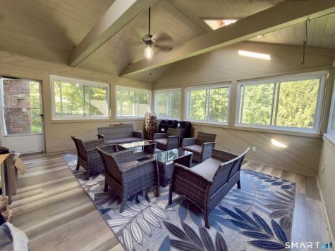 8 Signal Hill Road Brookfield CT 06804