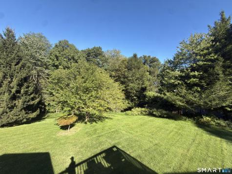 8 Signal Hill Road Brookfield CT 06804