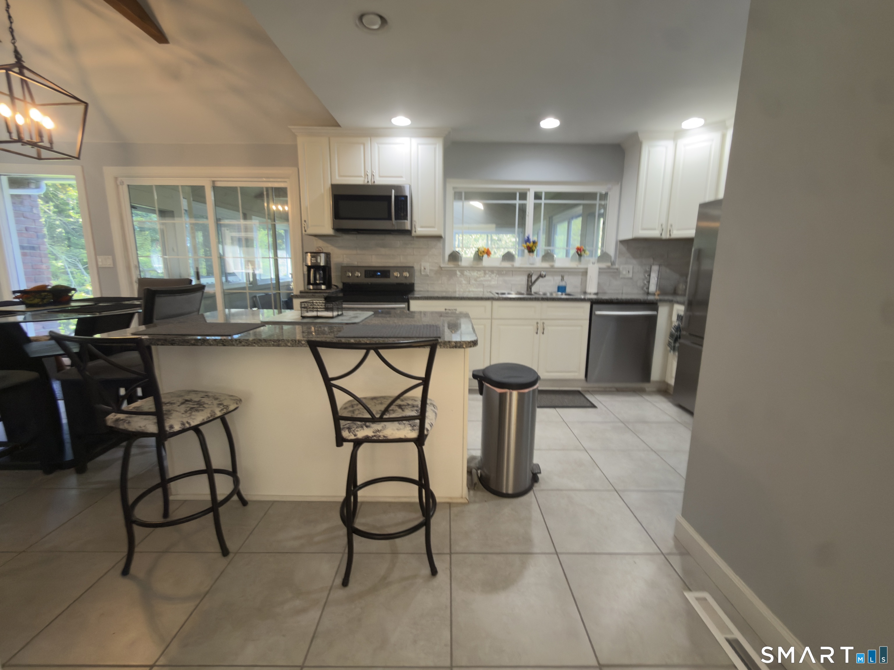 8 Signal Hill Road Brookfield CT 06804