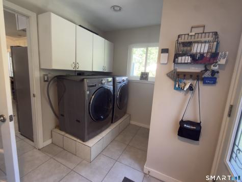 8 Signal Hill Road Brookfield CT 06804