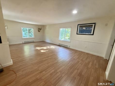 8 Signal Hill Road Brookfield CT 06804