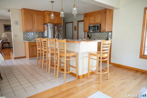 6 Vumbaco Drive Wallingford CT 06492