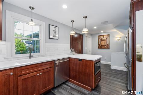62 Linnard Road West Hartford CT 06107