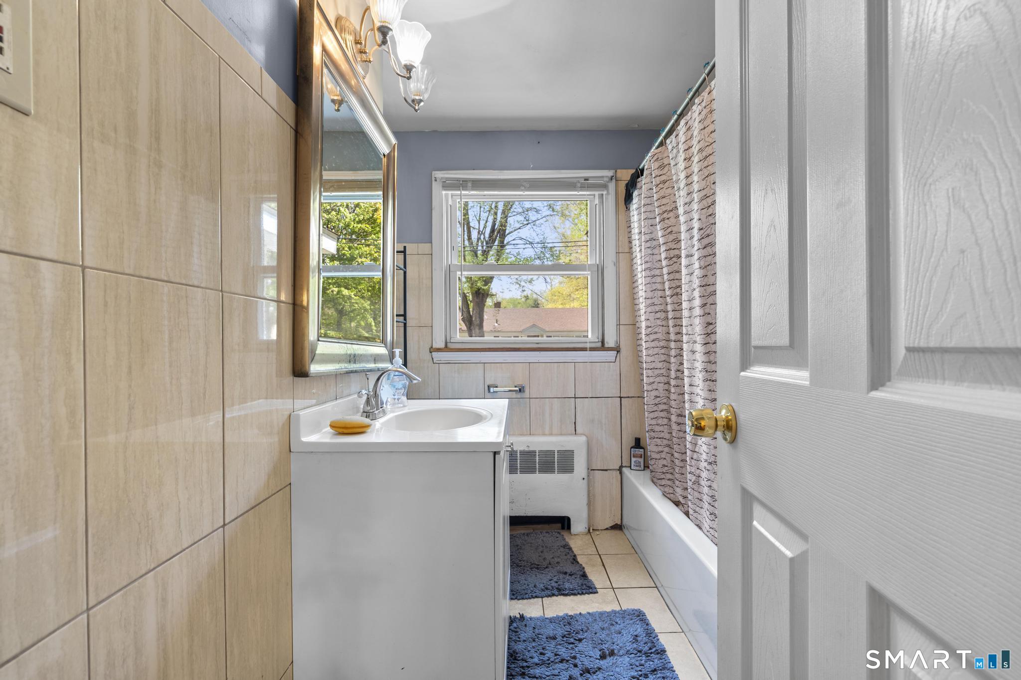 4 Mayfair Road Bloomfield CT 06002