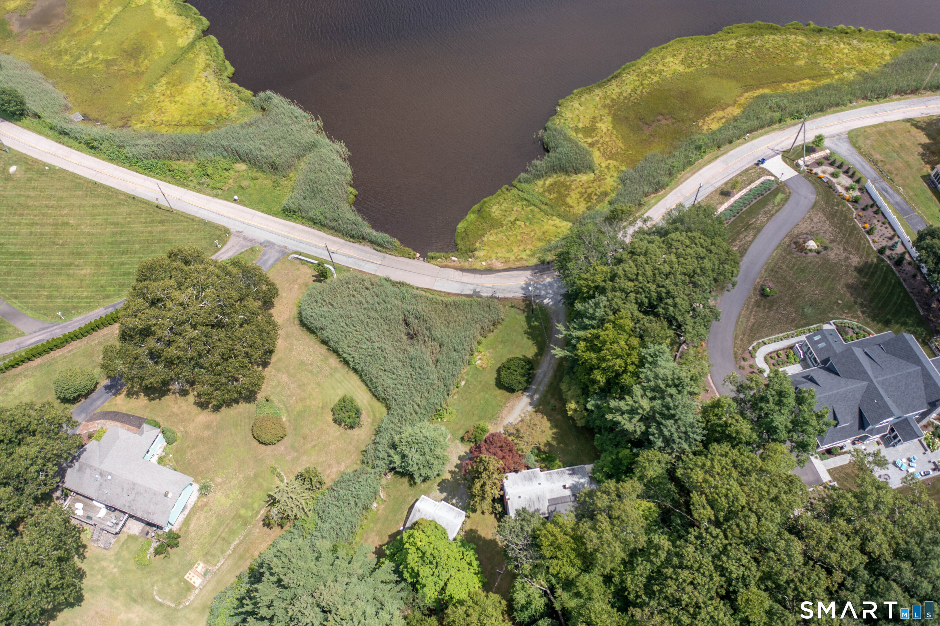 883 River Road Groton CT 06355