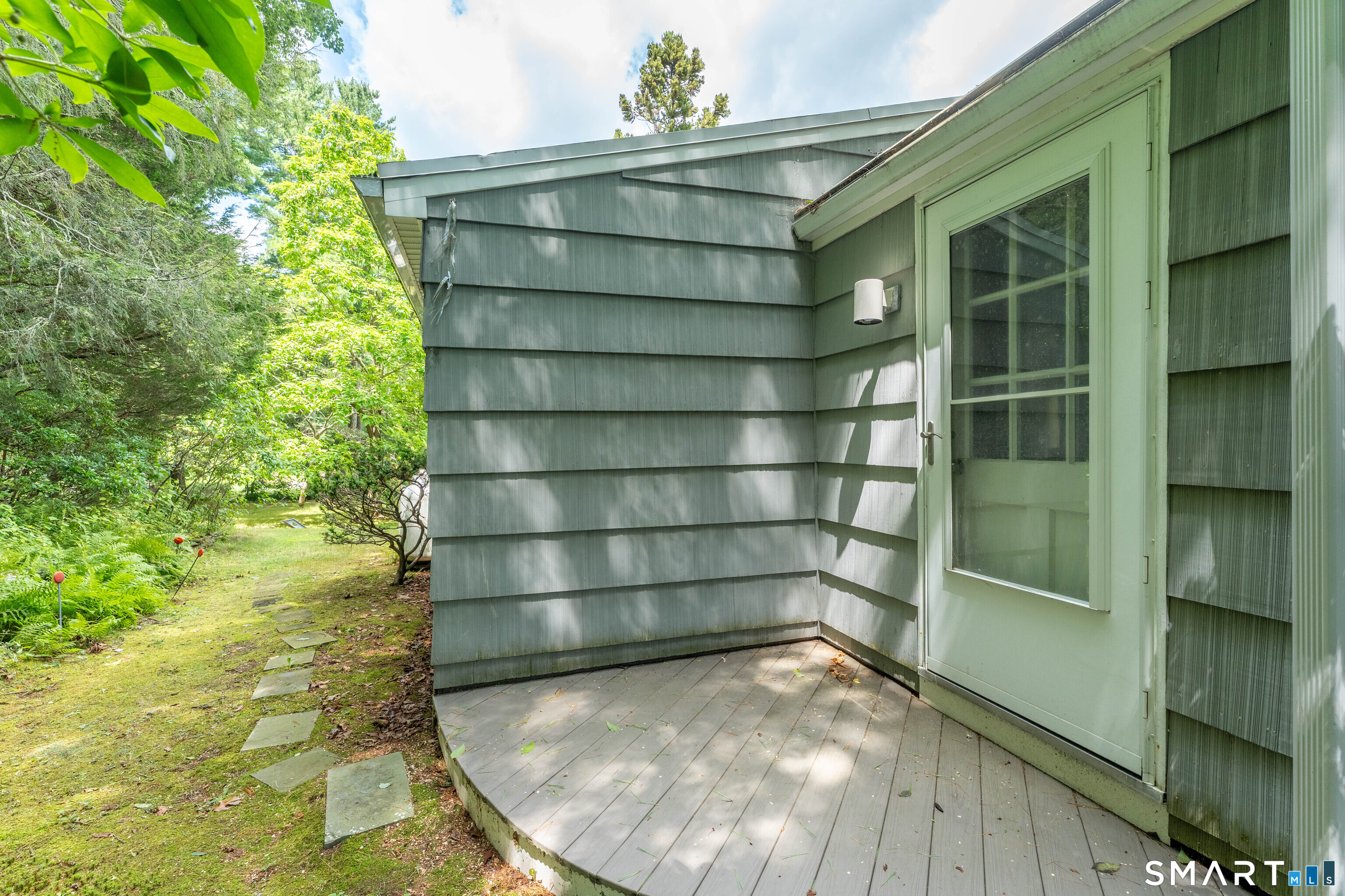 883 River Road Groton CT 06355