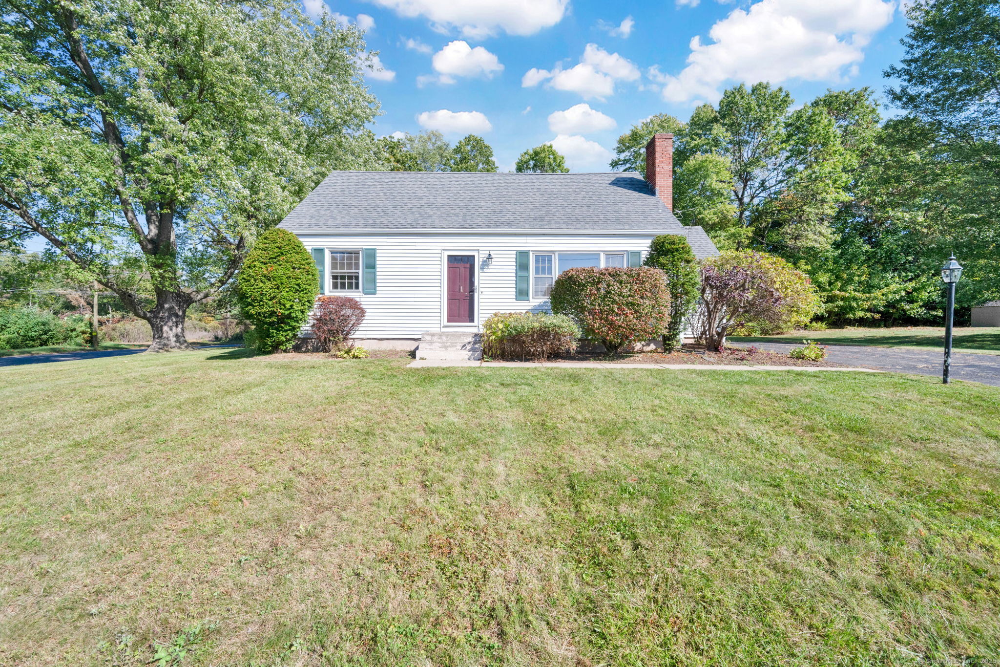 74 Saginaw Street South Windsor CT 06074