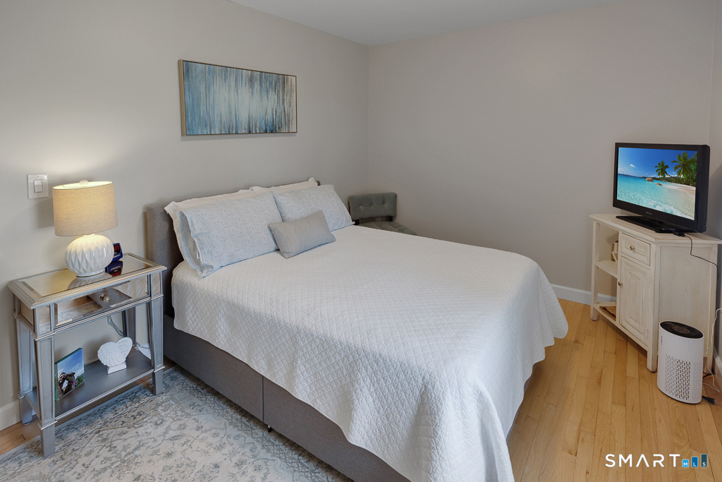 33 Hartman Avenue East Haven CT 06512