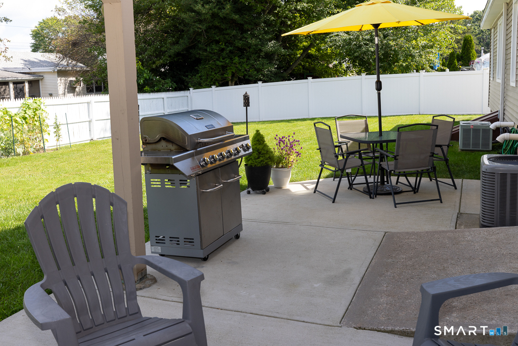 33 Hartman Avenue East Haven CT 06512