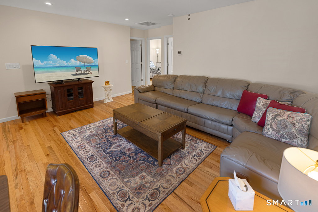 33 Hartman Avenue East Haven CT 06512