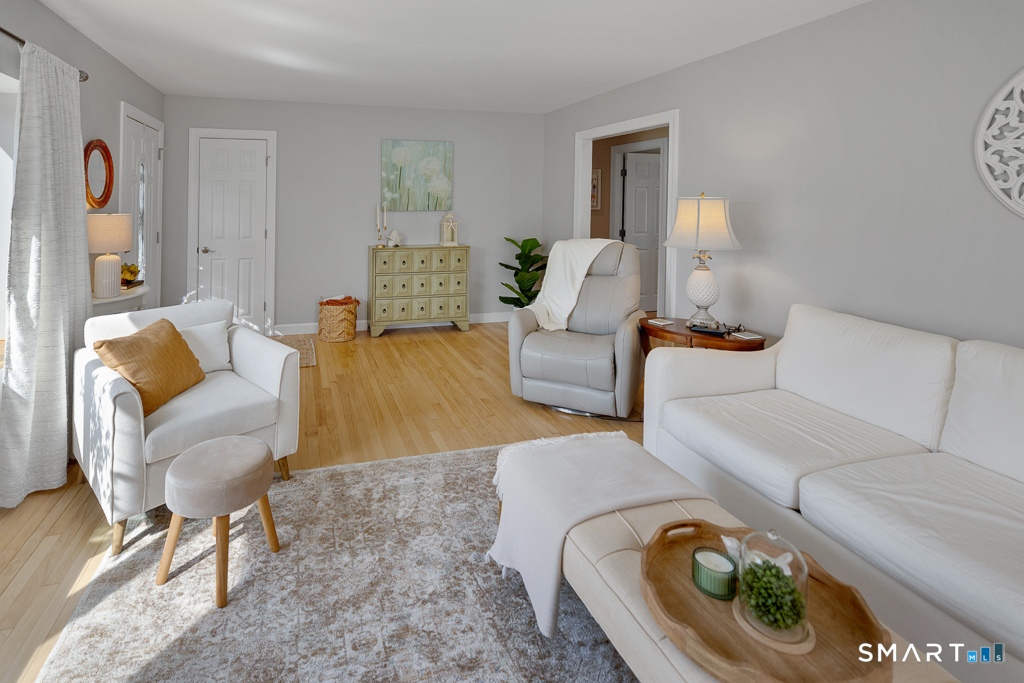 33 Hartman Avenue East Haven CT 06512