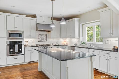 5 Ginos Way Ridgefield CT 06877