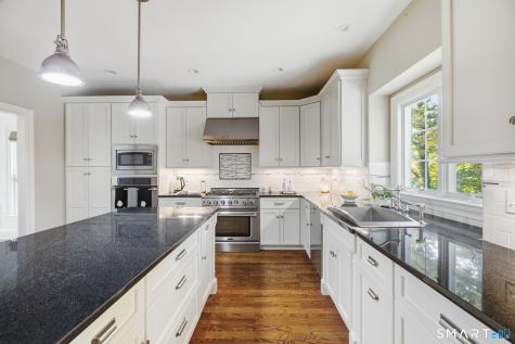 5 Ginos Way Ridgefield CT 06877
