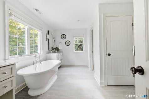 5 Ginos Way Ridgefield CT 06877