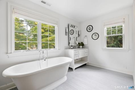 5 Ginos Way Ridgefield CT 06877