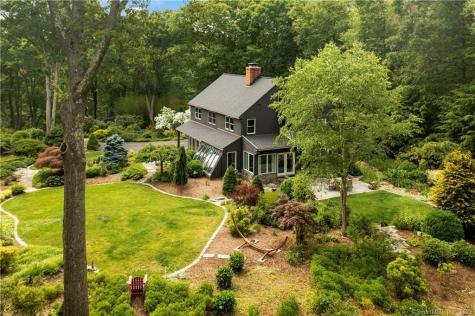 6 Tunxis Trail Redding CT 06896