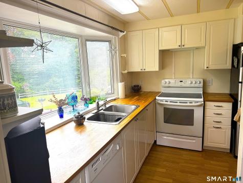 33 Ridge Circle Mansfield CT 06268
