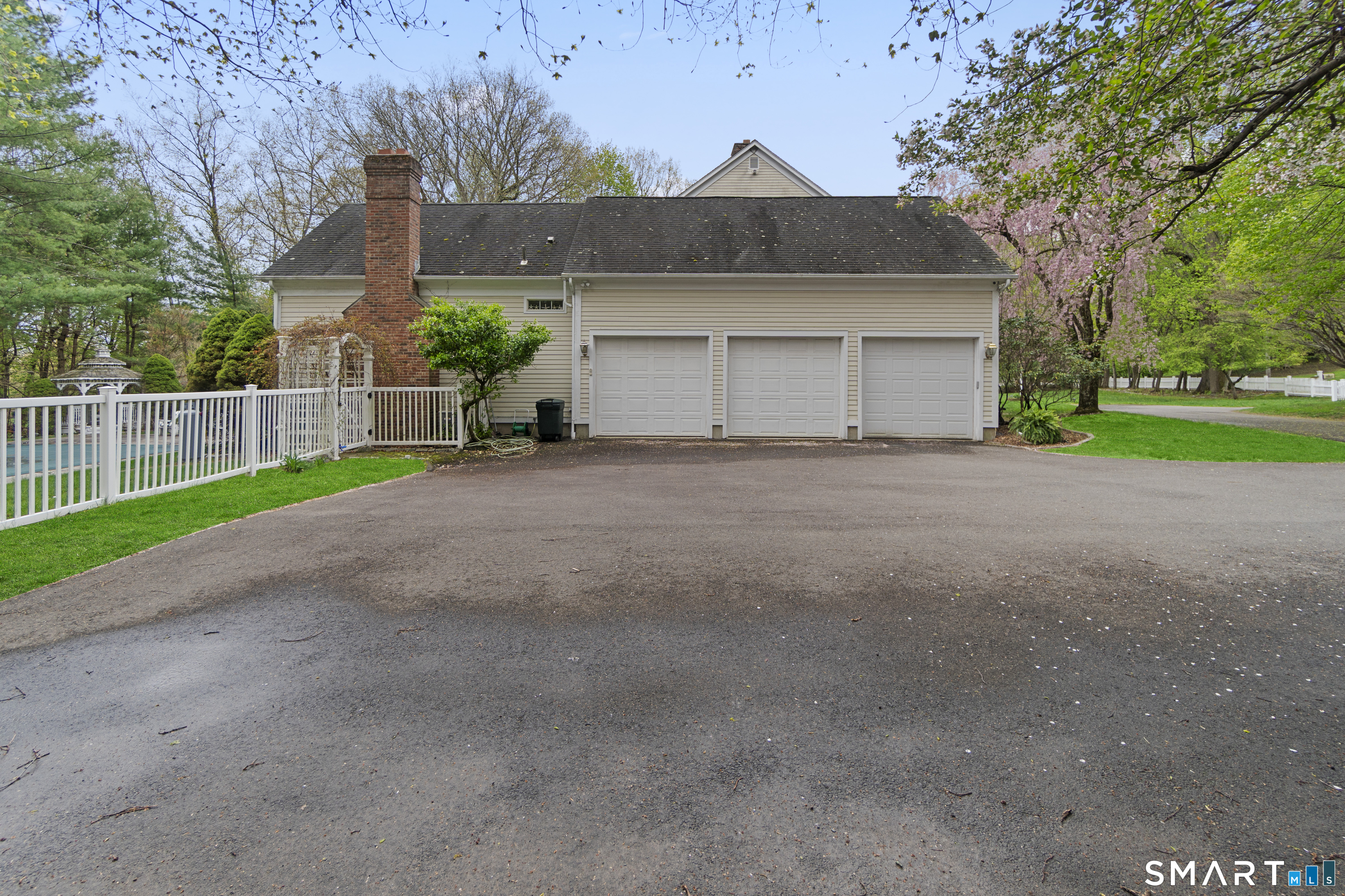 9 Perkins Road Woodbridge CT 06525