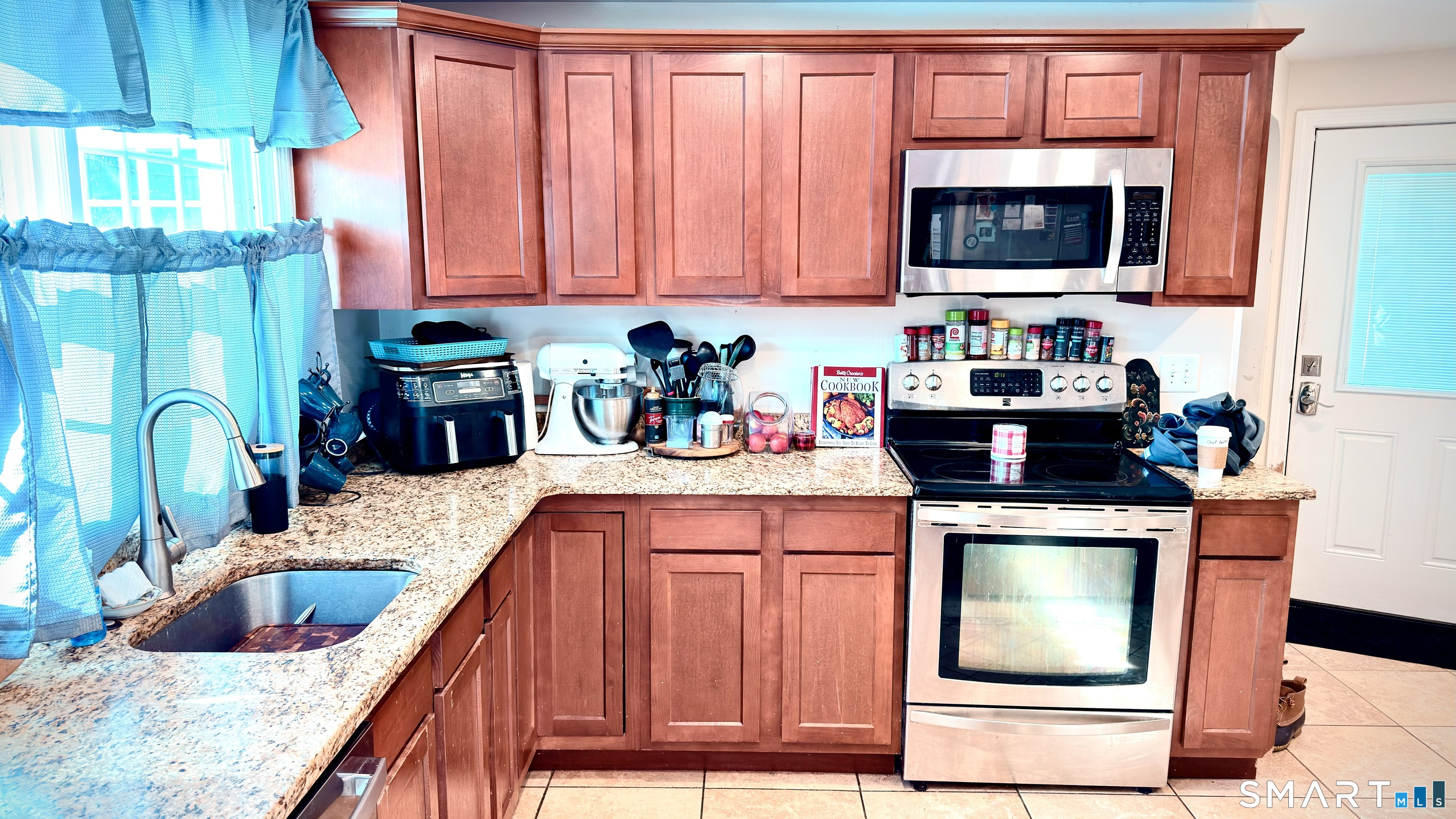 10 Rockwell Street Norwich CT 06360