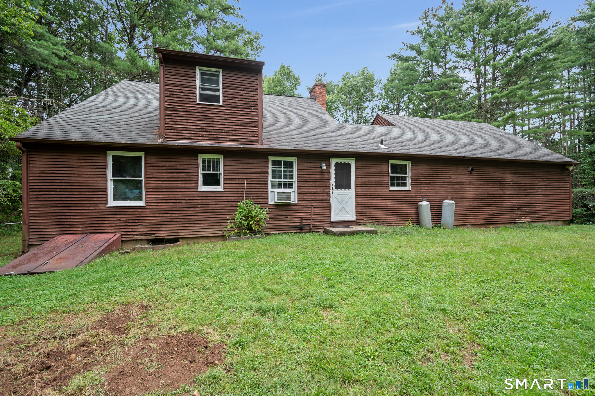 8 County Road Stafford CT 06076
