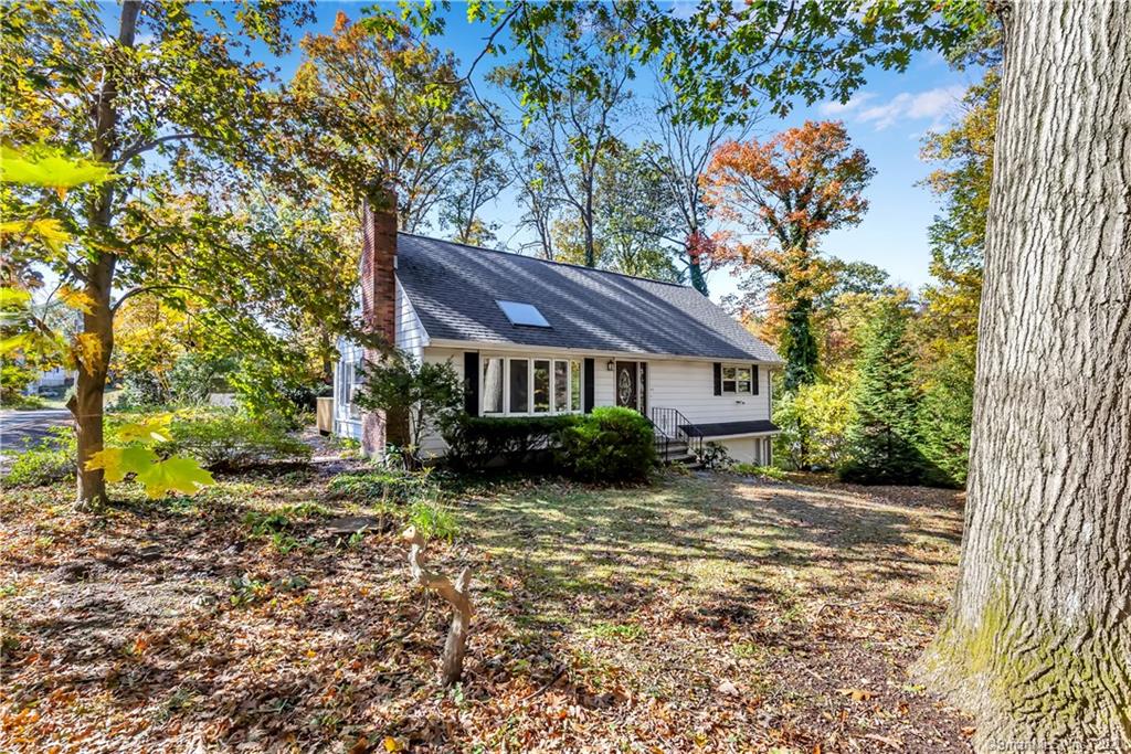 171 Woodland Road Guilford CT 06437